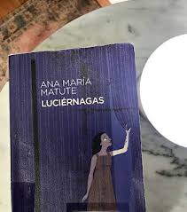 El Resplandor de las Luciérnagas en la Obra de Ana María Matute