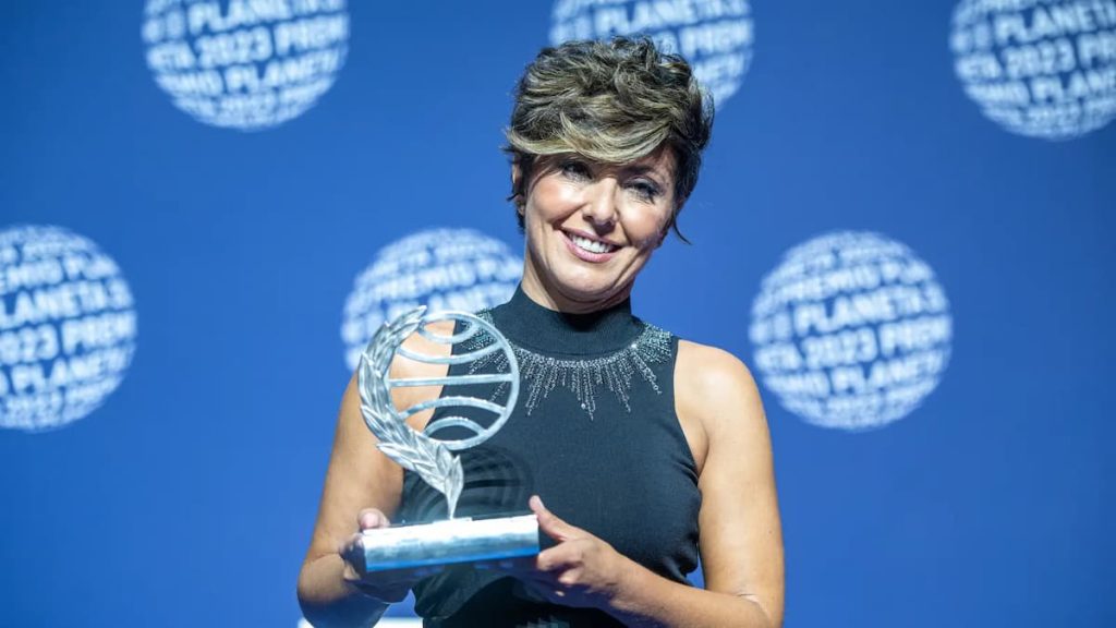 Explorando la Excelencia Literaria: El Prestigioso Premio Planeta de Literatura